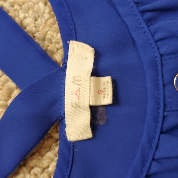 E&M Top - Picture 3 of 8